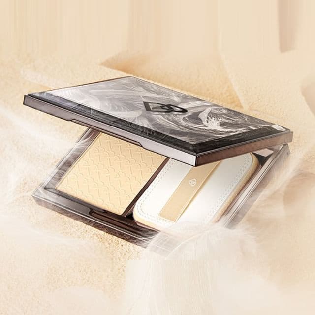 Shine-free Version Pressed Powder, #B02 Light Beige