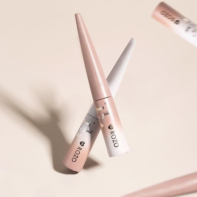Matte Highlight & Contour Liquid, D32# Greyish Brown
