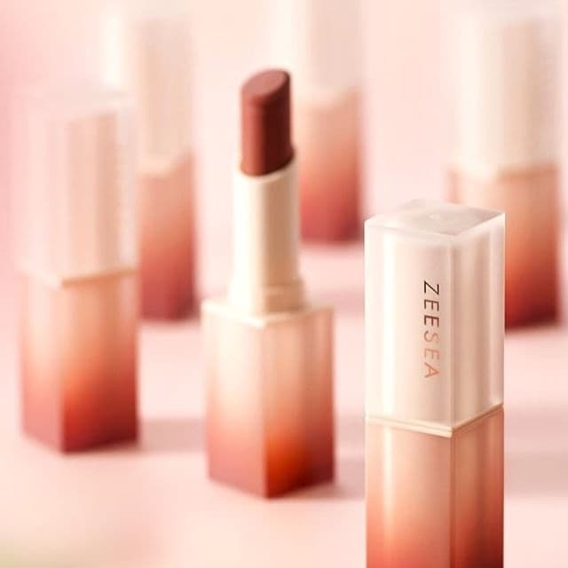 Velvet Lipstick, #04 Cold Berry