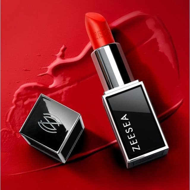 Hydrating Sliky Lipstick, #812 Tomato Red