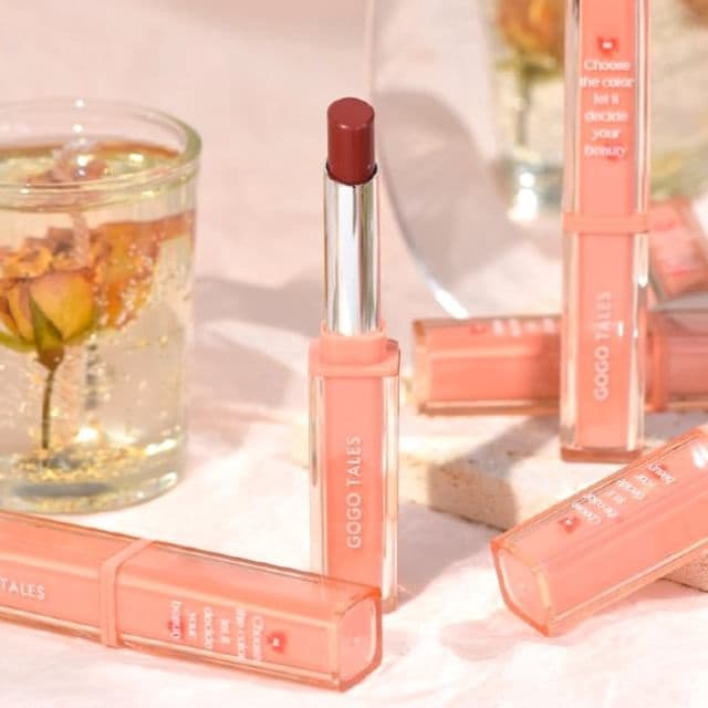 Light Velvet Lip Stick, #W04 Catwalk