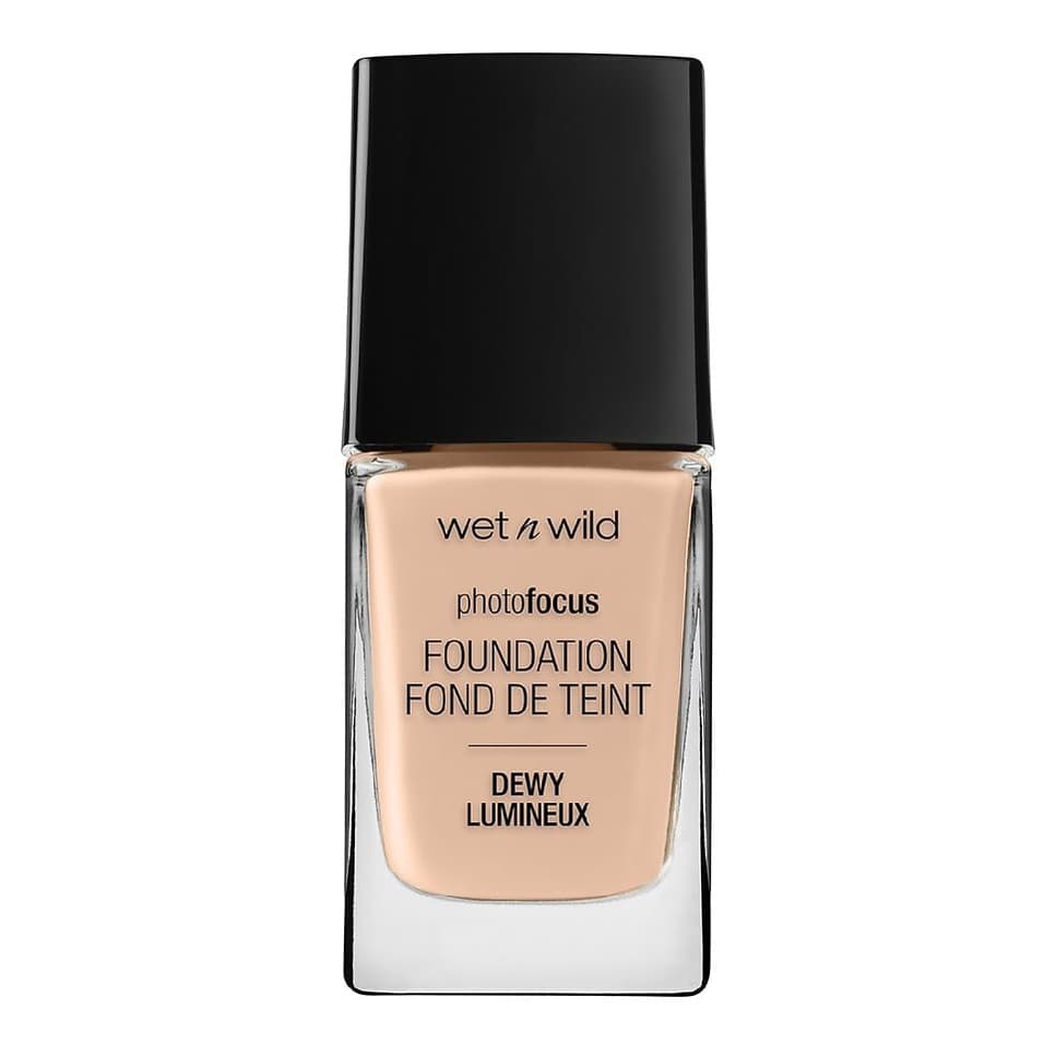 Photo Focus Dewy Foundation, Shell Ivory