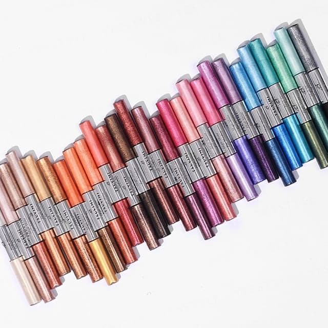 Two Tone High Shine Eyeshadow, S22 Black Tea / Coco Lilu