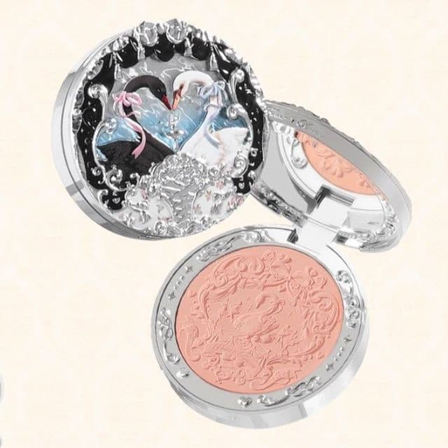 Swan Ballet Velvet Blusher, #04 Peluche