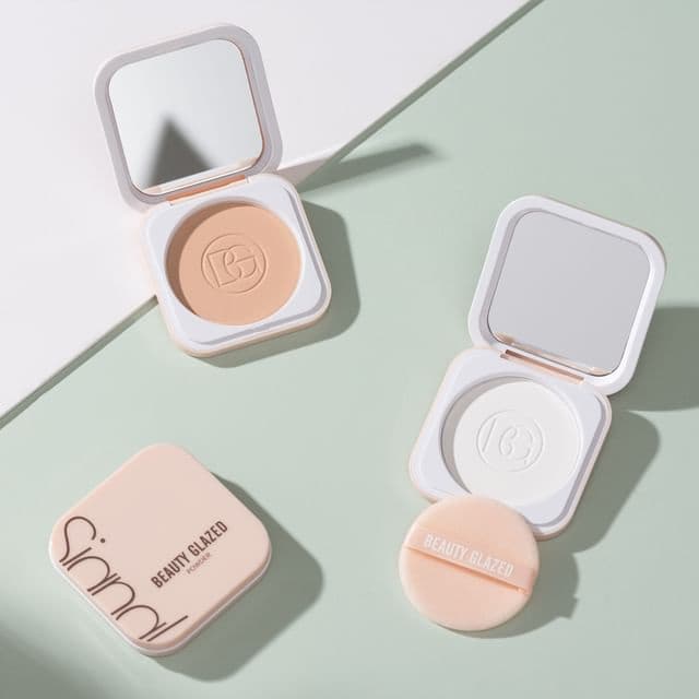 Full Coverage Velvet Compact Powder, #104 Pearl