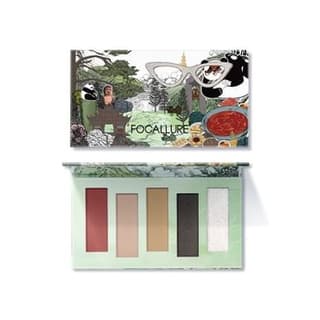 Traveller Eyeshadow Collection, #02 Chengdu Panda Visit