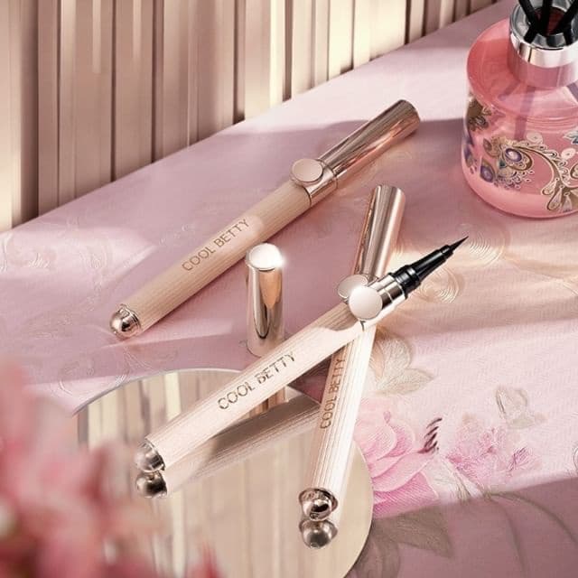 Lasting Liquid Eyeliner Pen
